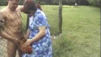 Amateur wife filmed when tries animal cock