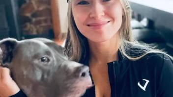 Hot blonde poses a lot and fucks with dogs too
